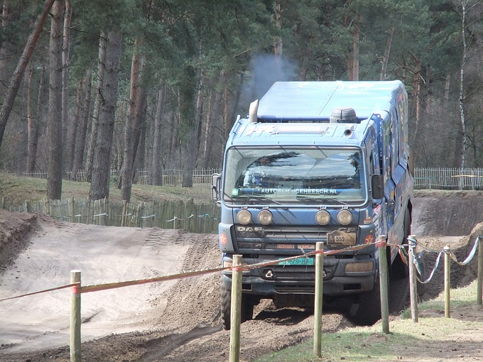 Rallyteam Dutch Desert Wings op GP Circuit de Herselse bossen in Lierop