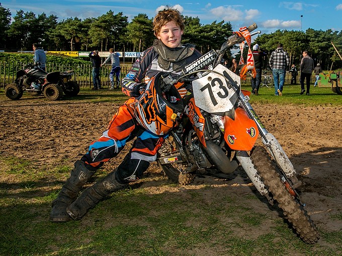 Plaatselijke favoriet Boudewijn de Groot uit Lierop winnaar van de Mini-GP