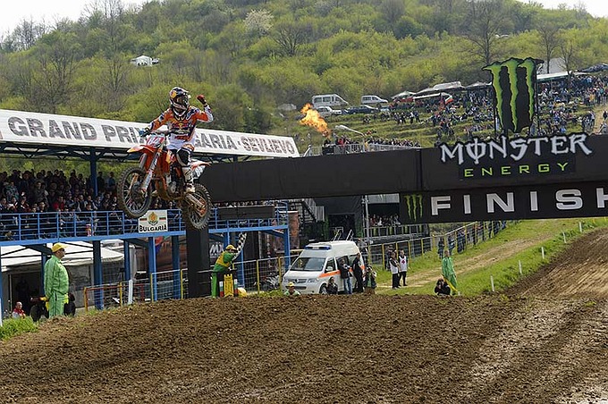 Jeffrey Herlings wint ook in Sevlievo