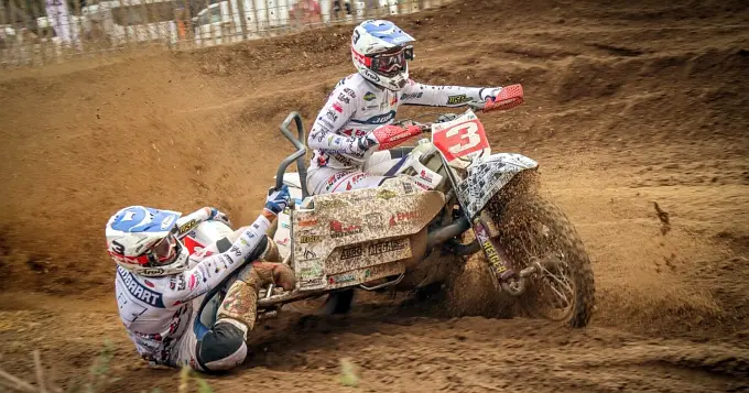 Hermans/vd Bogaart winnen met overmacht ONK Sidecar Masters Lierop