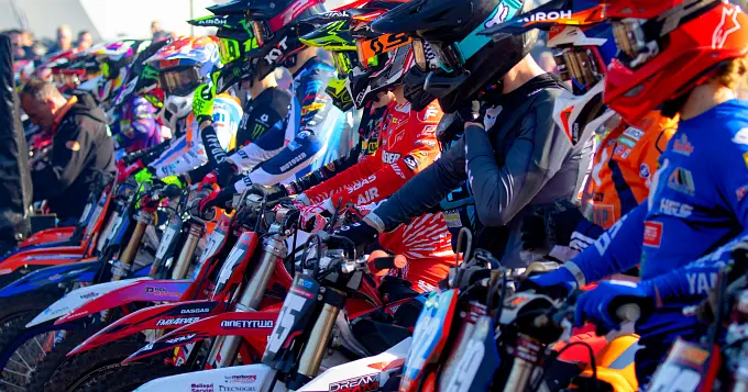 Vele motorsport grootheden tijdens Dutch MX Season Opener Lierop