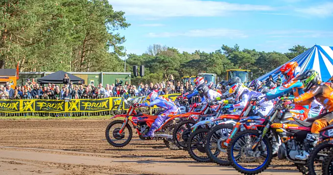 Nederlandse en Belgische toppers aan de start in Lierop