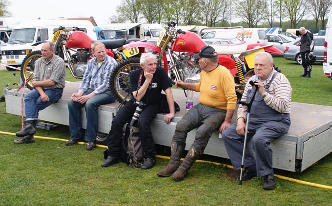 Classic zijspancross en renie oud-Zijspancrossers in Lierop zeer geslaagd!