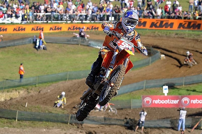 Ken Roczen pakt Grand Prix overwinning in Matterley Basin