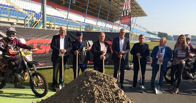 Kijk mee hoe TT Circuit verandert in motorcrossbaan voor MXGP Assen