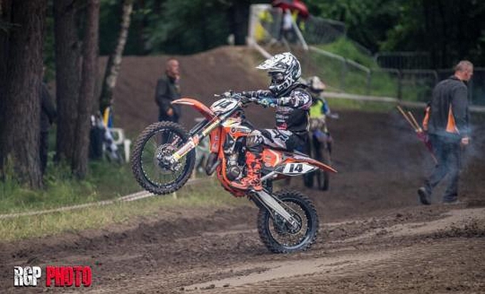 Kay de Wolf wint beide manches van het NK 85cc in Lierop